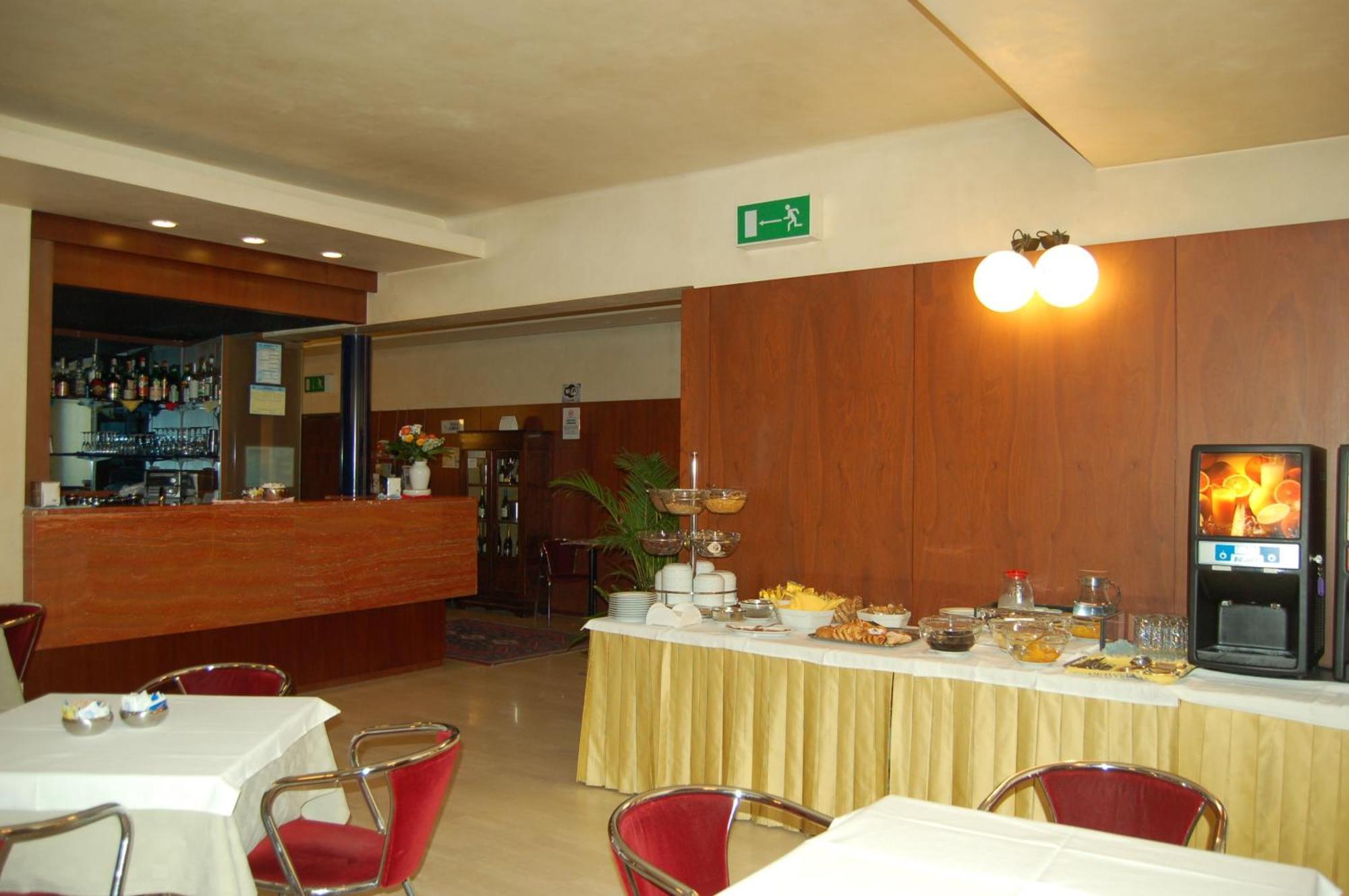 Hotel Mariani Iesi Exterior photo